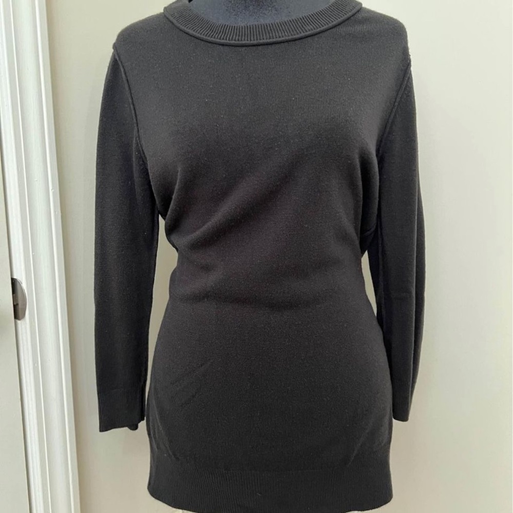New York & company woman’s sweater size L